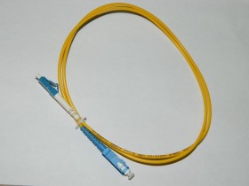 Патч-корд оптический переходной LC-SC/UPC SM Simplex 3.0мм 9/125, 1м