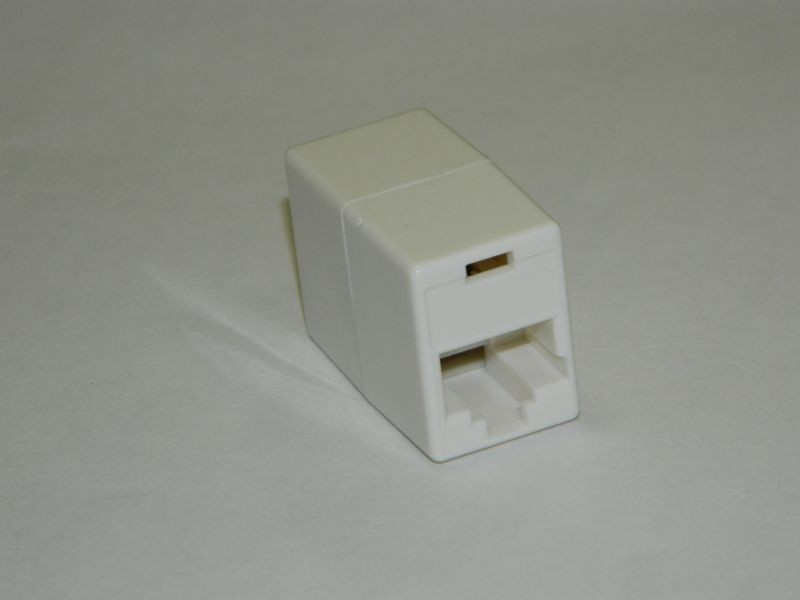 Соединительный модуль RJ-45(8p8c) на RJ-45(8p8c), компактный размер (ВхШхД 22х16х31мм)/ белый
