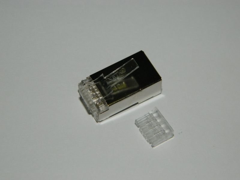 Коннектор RJ-45 Netko CKC (8p8c) cat.6, экранированный, со вставкой, для одножильного и многожильного кабеля (нож с 3-мя зубцами), 100шт.