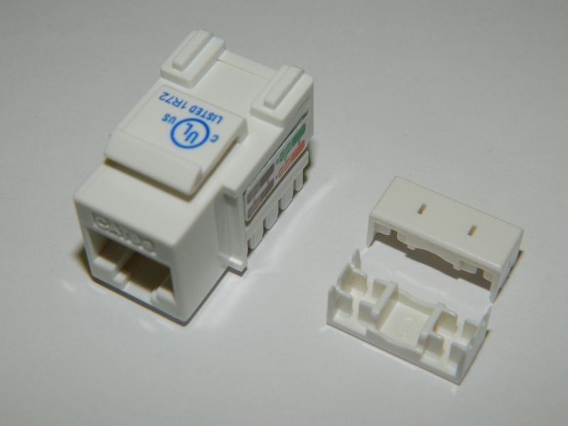 Модуль Keystone неэкранированный, RJ-45, cat.5e, 90°, 110/Krone тип, под инструмент, KE, белый, Netko СКС